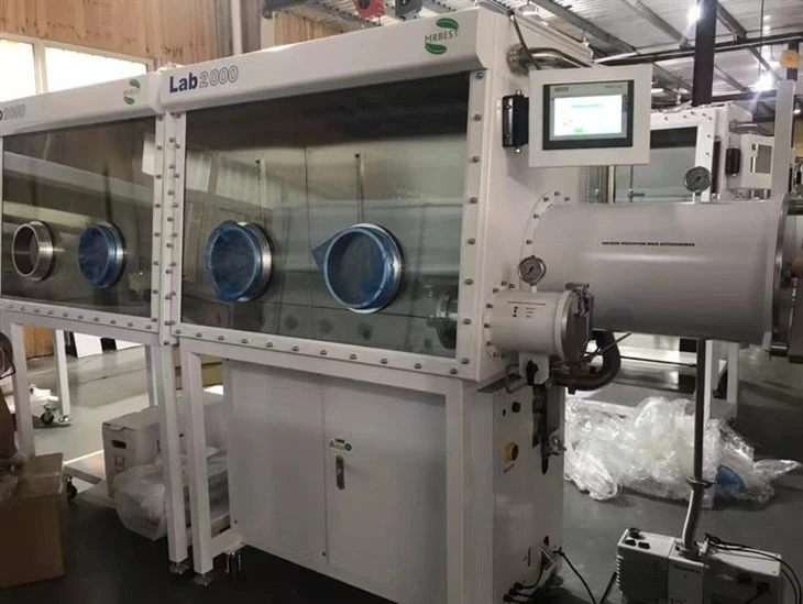 Glove Box With Gas Purification System